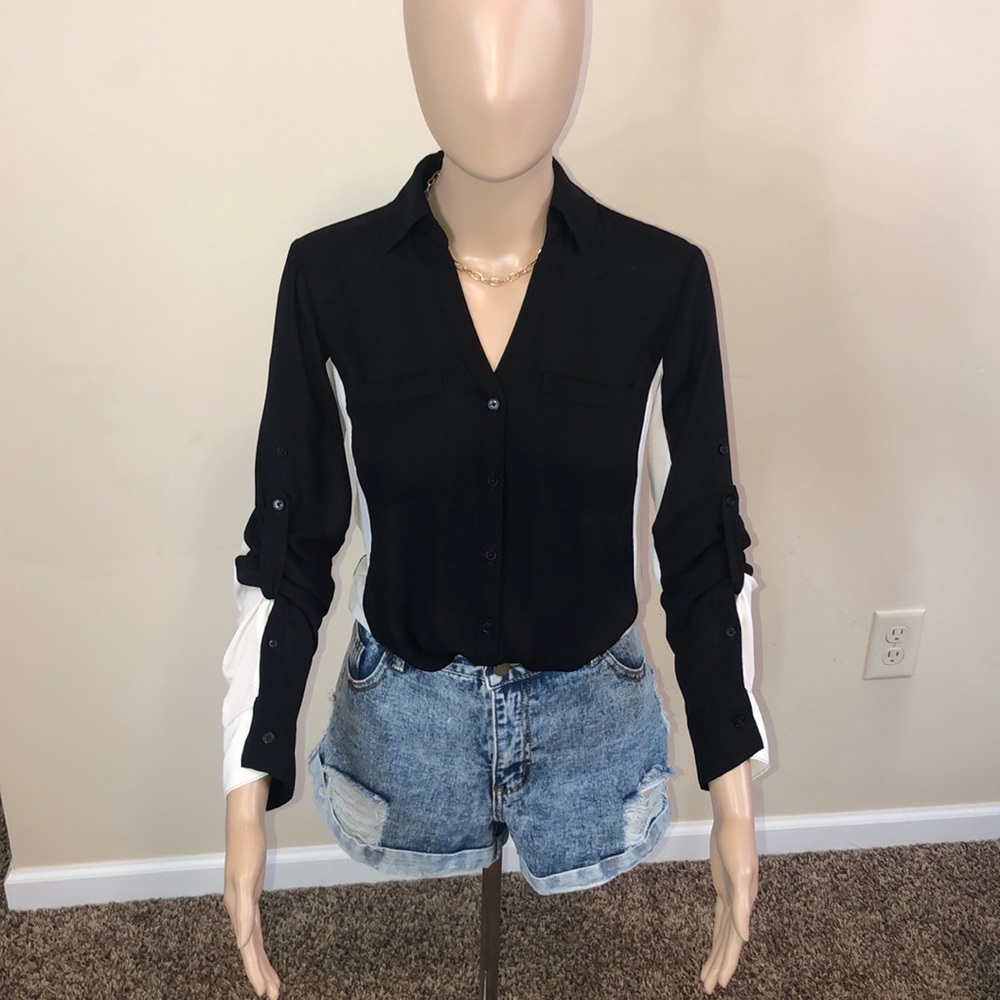 Express sheer B&W double pocketed portfolio shirt